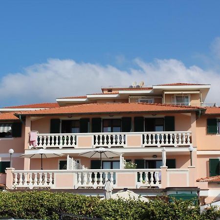 Del Prado Riva Ligure Exterior foto