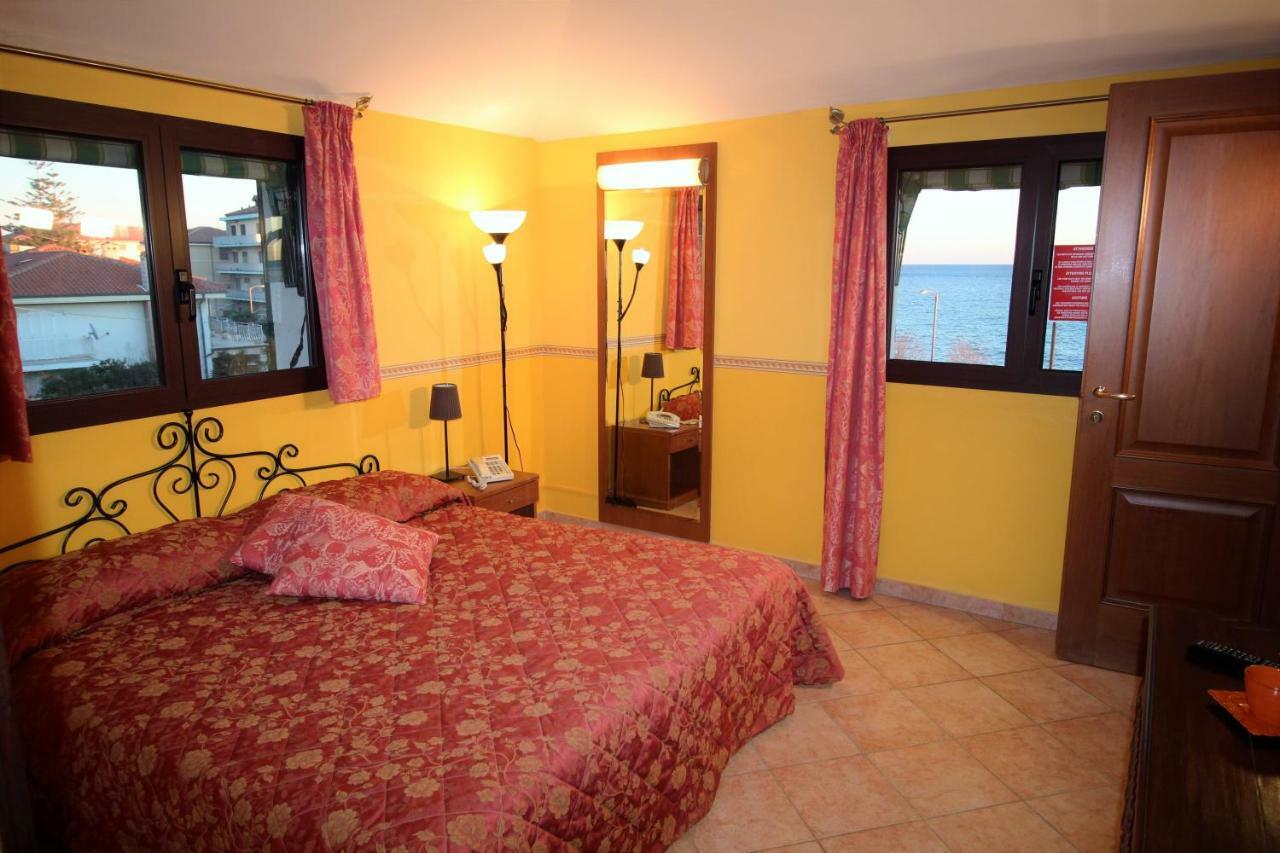 Del Prado Riva Ligure Exterior foto