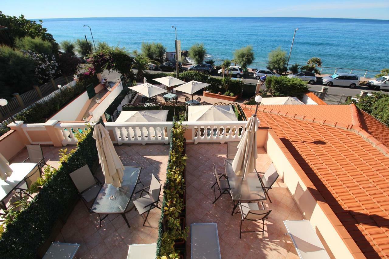 Del Prado Riva Ligure Exterior foto
