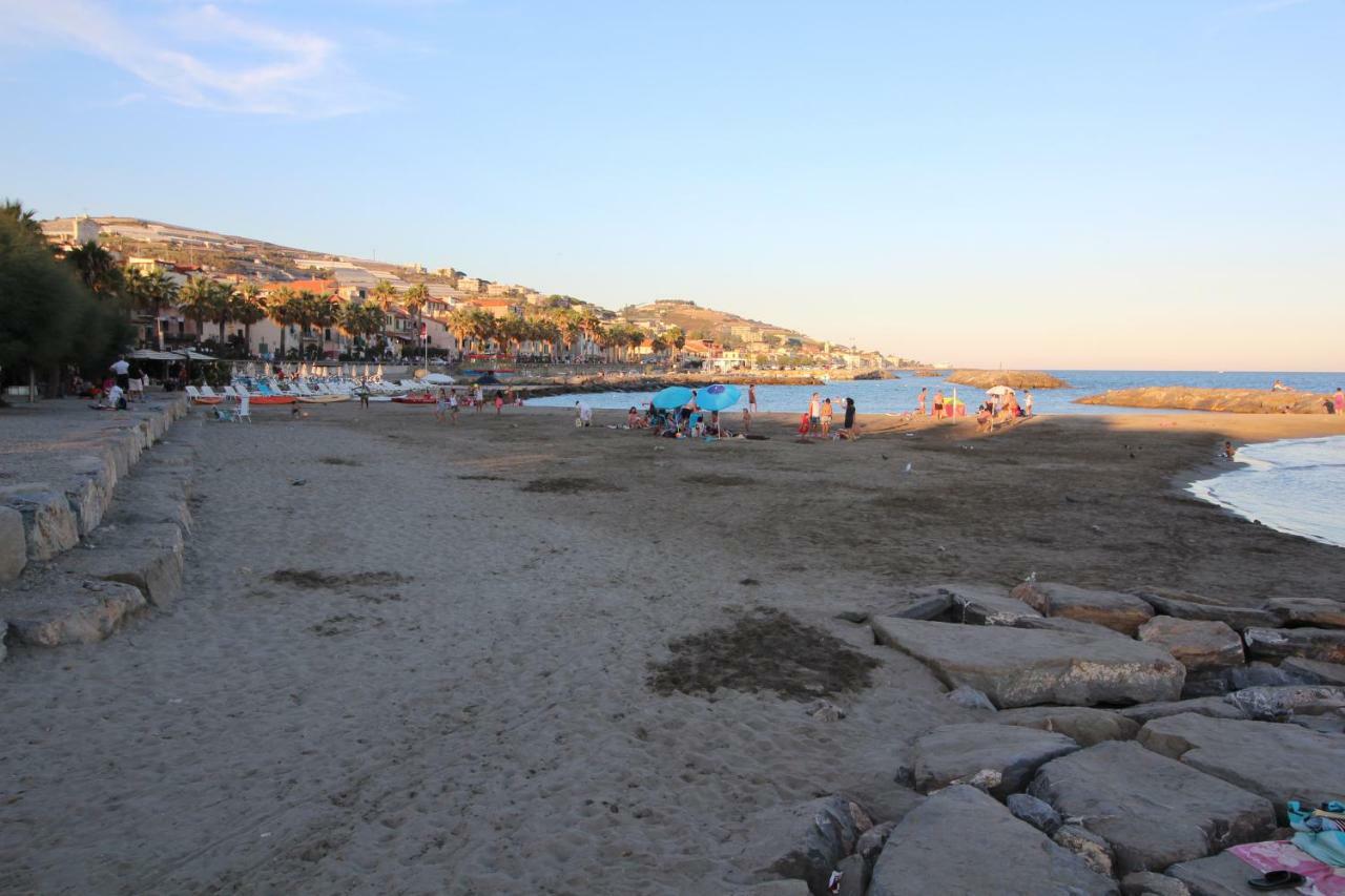 Del Prado Riva Ligure Exterior foto